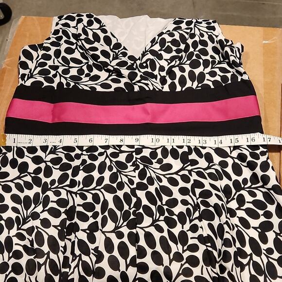 DRESS BARN Dress Womens 12 Multi Floral Sleeveless Knee Length Lined FLAWED - Picture 11 of 12